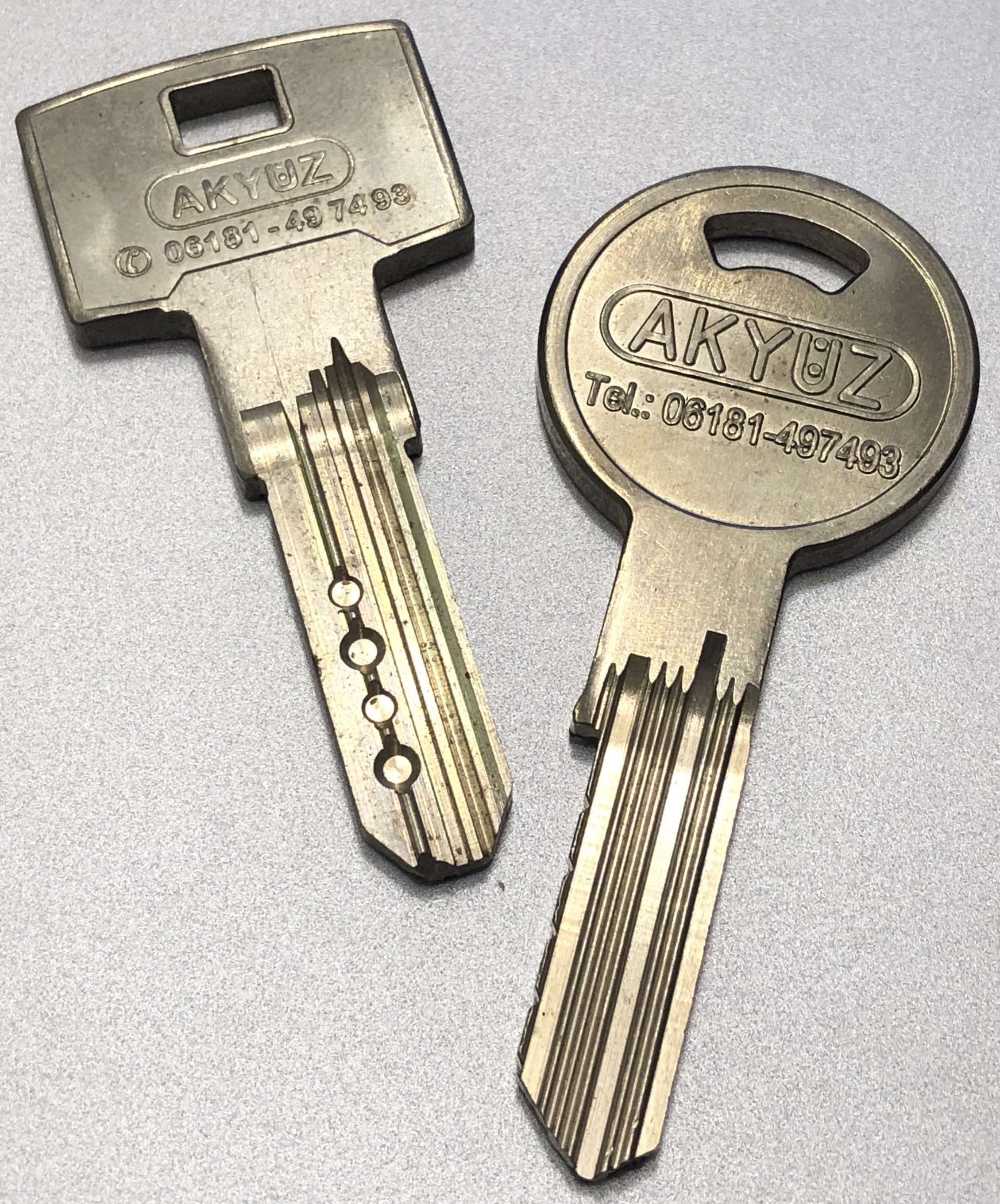 Kfz Opel Schlüssel nach Code fräsen - Schlüsseldienst Frankfurt am